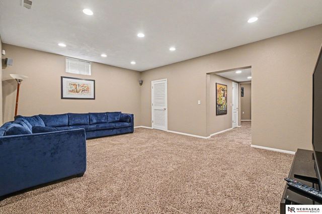 6007 N 147th Avenue, Omaha, NE 68116
