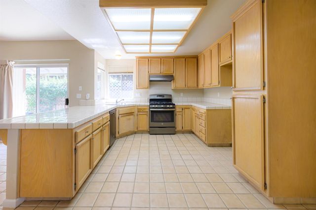 146 Mint Leaf Way, Sacramento, CA 95838