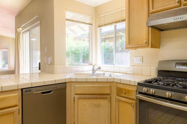 146 Mint Leaf Way, Sacramento, CA 95838