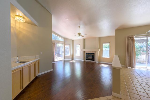 146 Mint Leaf Way, Sacramento, CA 95838