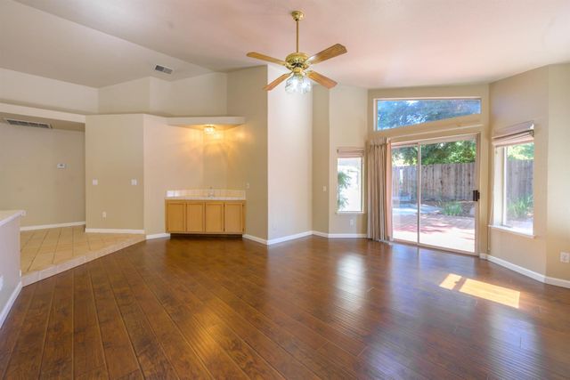 146 Mint Leaf Way, Sacramento, CA 95838