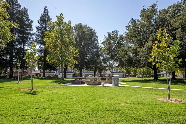 146 Mint Leaf Way, Sacramento, CA 95838