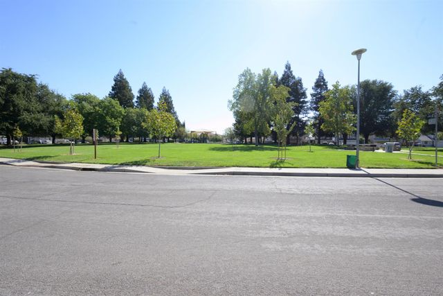 146 Mint Leaf Way, Sacramento, CA 95838
