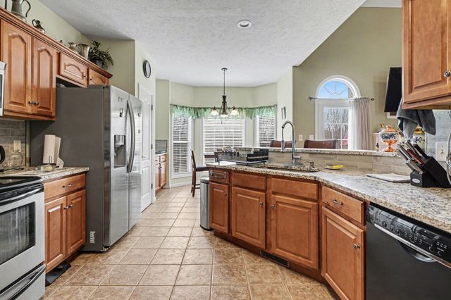 634 Bobbitt Rd, Ashland City, TN 37015