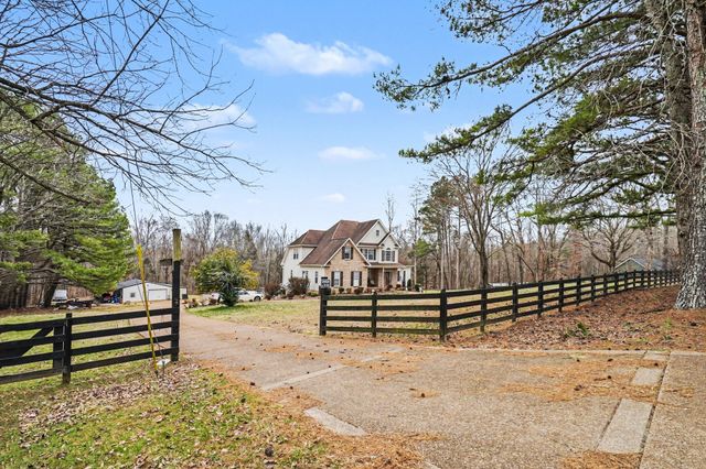 634 Bobbitt Rd, Ashland City, TN 37015