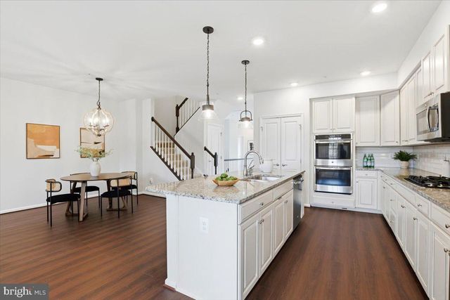 10102 DORSEY LN, Lanham, MD 20706