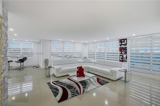 2751 S Ocean Dr 301S, Hollywood, FL 33019