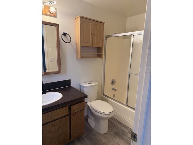 5590 S SHORE Dr S, Florence, OR 97439