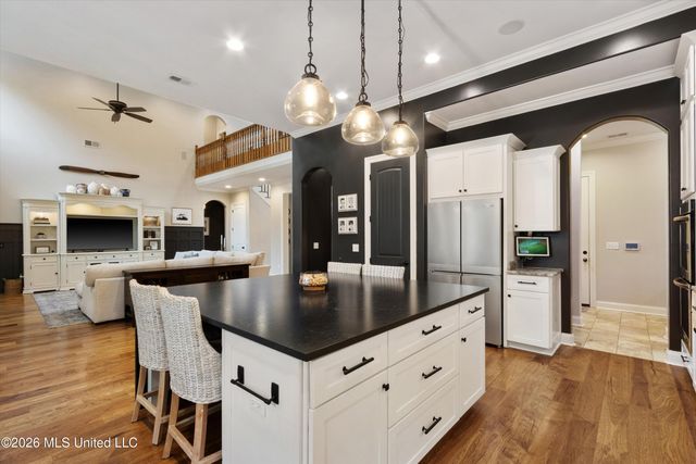 13833 Valley Oaks Drive, Olive Branch, MS 38654