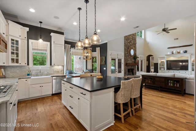 13833 Valley Oaks Drive, Olive Branch, MS 38654
