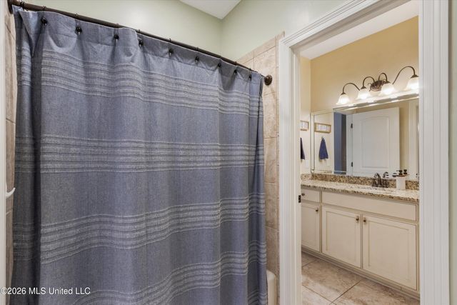 13833 Valley Oaks Drive, Olive Branch, MS 38654