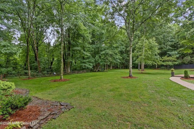 13833 Valley Oaks Drive, Olive Branch, MS 38654