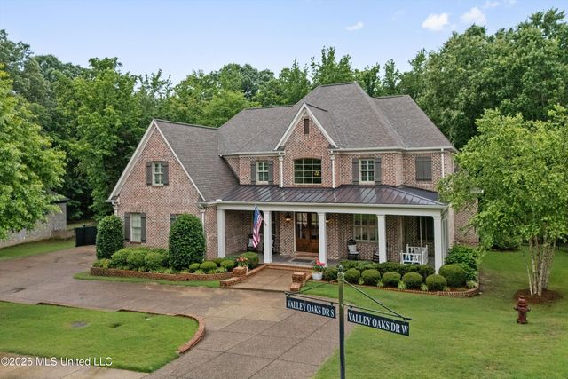 13833 Valley Oaks Drive, Olive Branch, MS 38654