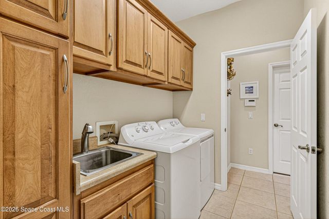 2553 Woodfield Circle, Melbourne, FL 32904