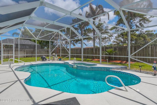 2553 Woodfield Circle, Melbourne, FL 32904