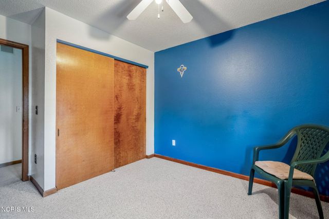 1909 Hartford Lane, Holland, OH 43528