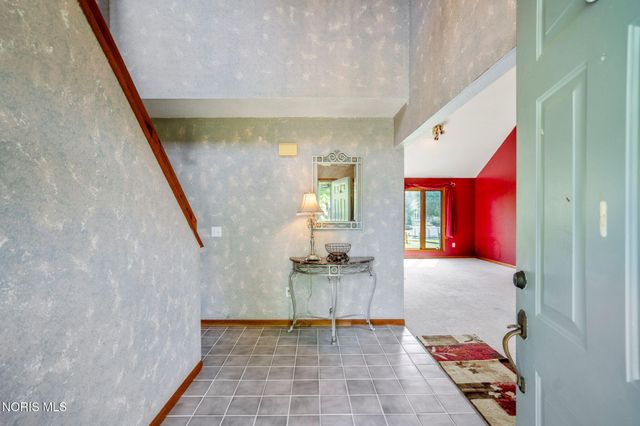 1909 Hartford Lane, Holland, OH 43528