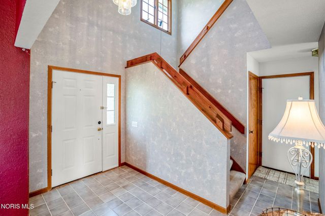 1909 Hartford Lane, Holland, OH 43528