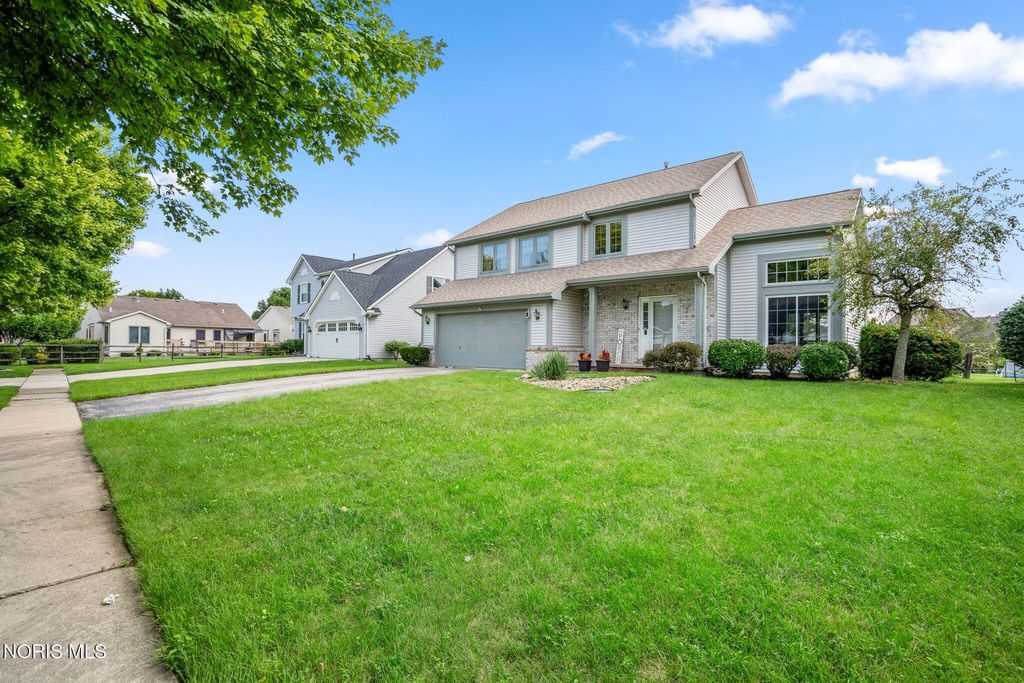 1909 Hartford Lane, Holland, OH 43528