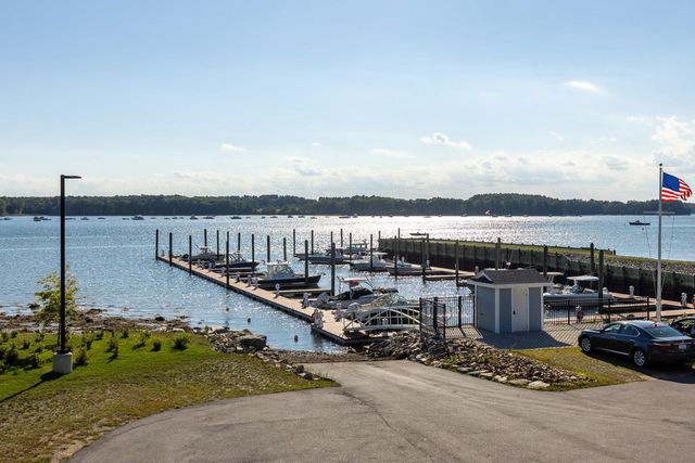 36 Little Bay Drive, Dover, NH 03820