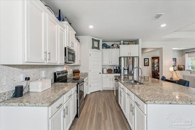 972 Jacobs Way, Cantonment, FL 32533
