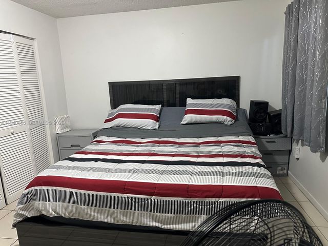 3242 NW 203rd St, Miami Gardens, FL 33056