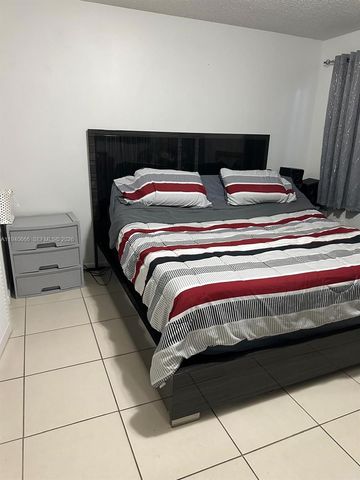 3242 NW 203rd St, Miami Gardens, FL 33056