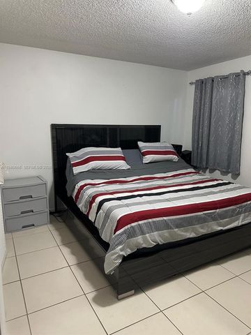 3242 NW 203rd St, Miami Gardens, FL 33056