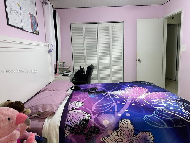 3242 NW 203rd St, Miami Gardens, FL 33056