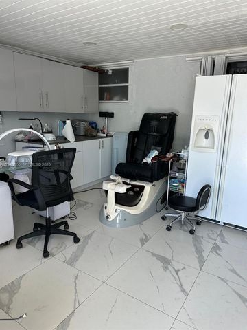 3242 NW 203rd St, Miami Gardens, FL 33056