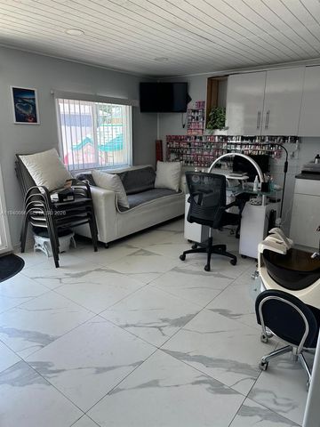 3242 NW 203rd St, Miami Gardens, FL 33056