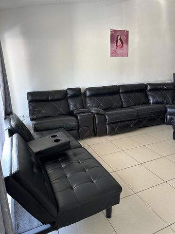 3242 NW 203rd St, Miami Gardens, FL 33056