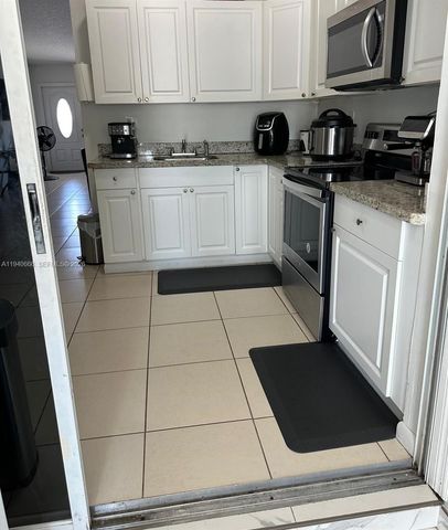 3242 NW 203rd St, Miami Gardens, FL 33056