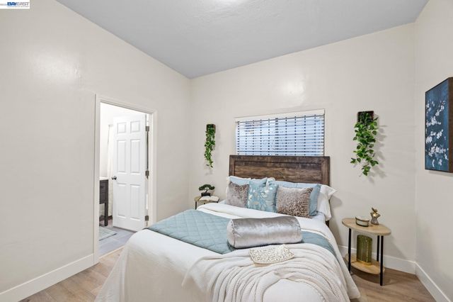 1526 Munson Way, Oakland, CA 94606