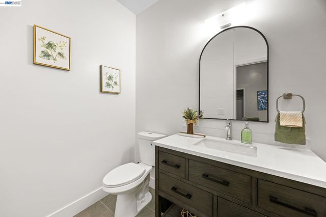 1526 Munson Way, Oakland, CA 94606