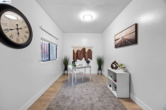 1526 Munson Way, Oakland, CA 94606