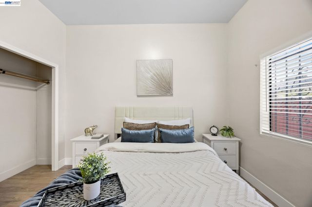 1526 Munson Way, Oakland, CA 94606