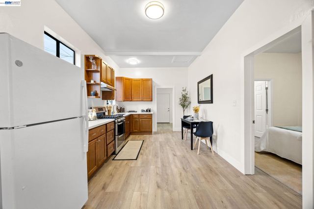 1526 Munson Way, Oakland, CA 94606