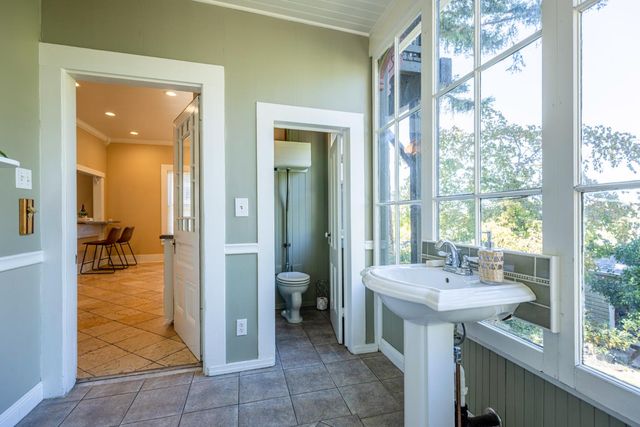 359 Linden Ave, Auburn, CA 95603