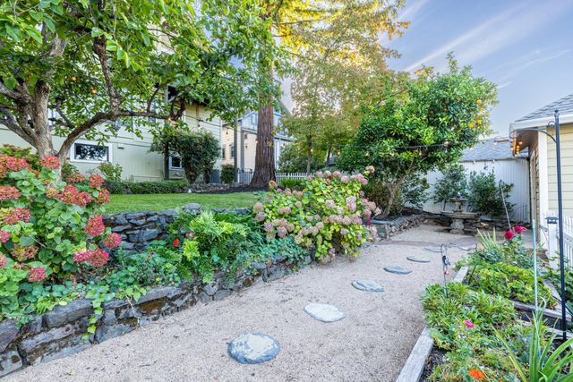 359 Linden Ave, Auburn, CA 95603