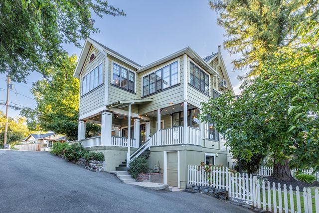 359 Linden Ave, Auburn, CA 95603