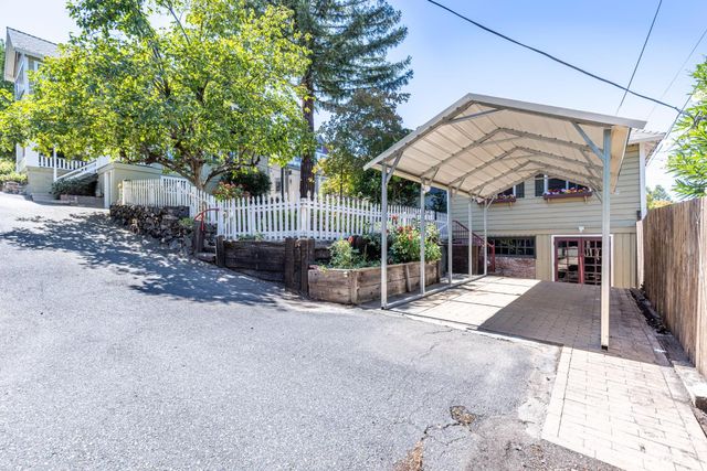 359 Linden Ave, Auburn, CA 95603