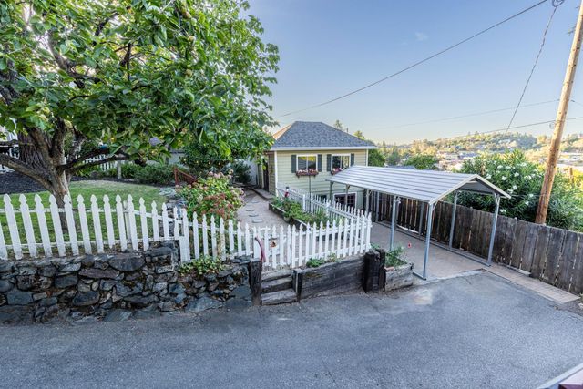 359 Linden Ave, Auburn, CA 95603