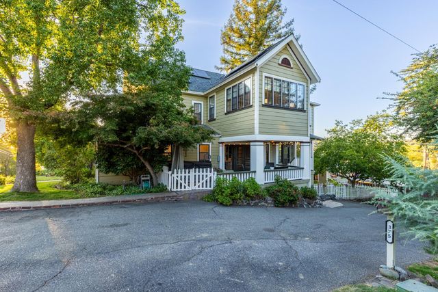 359 Linden Ave, Auburn, CA 95603