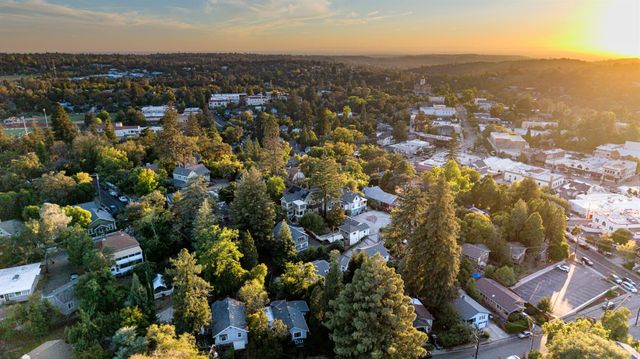 359 Linden Ave, Auburn, CA 95603