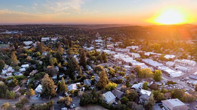 359 Linden Ave, Auburn, CA 95603