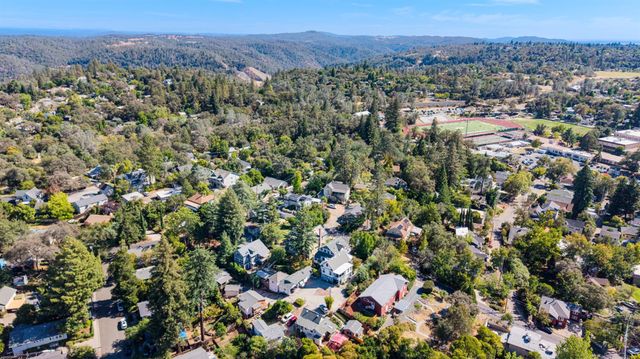 359 Linden Ave, Auburn, CA 95603