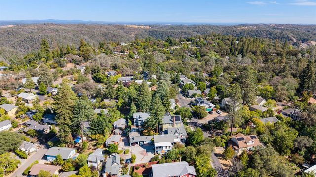 359 Linden Ave, Auburn, CA 95603