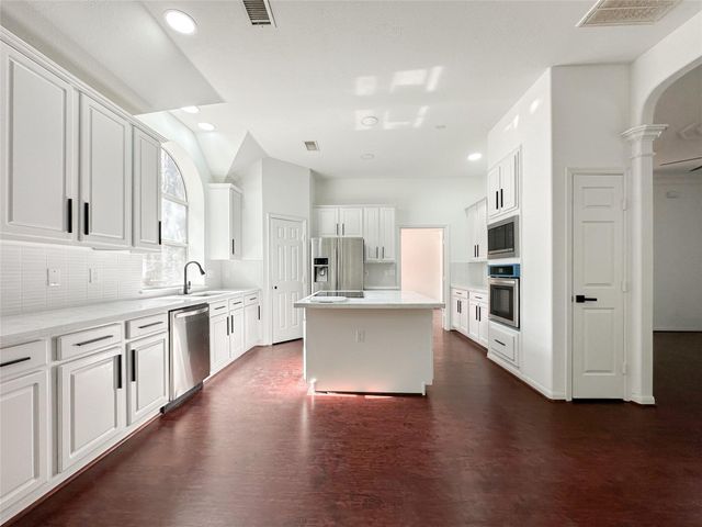 93 N Acacia Park Circle, The Woodlands, TX 77382