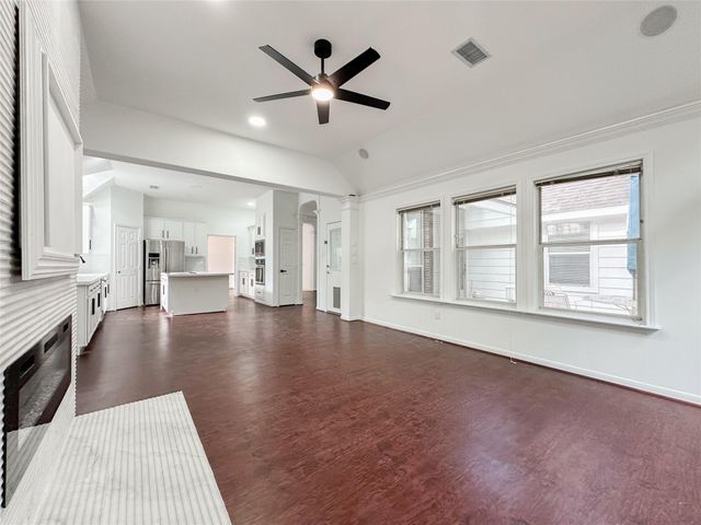 93 N Acacia Park Circle, The Woodlands, TX 77382